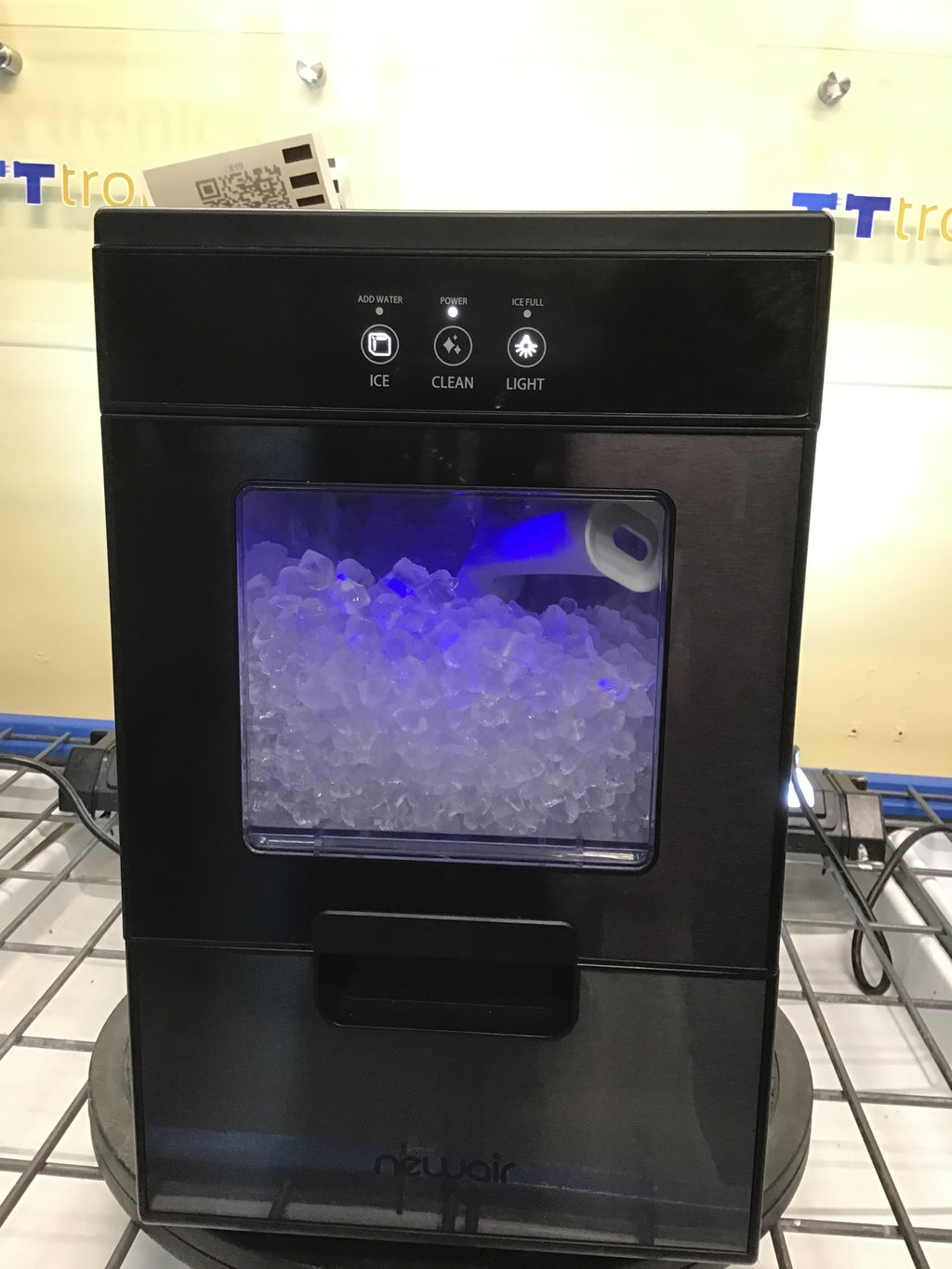 NewAir 44lb. Nugget Countertop Ice Maker with SelfCleaning Function